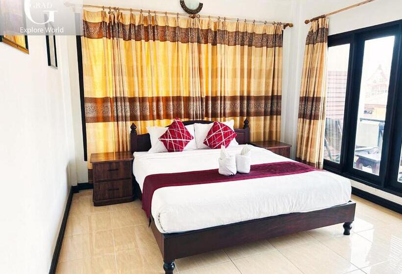 בית מלון כפרי Vang Vieng Central