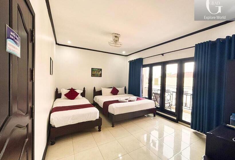 בית מלון כפרי Vang Vieng Central