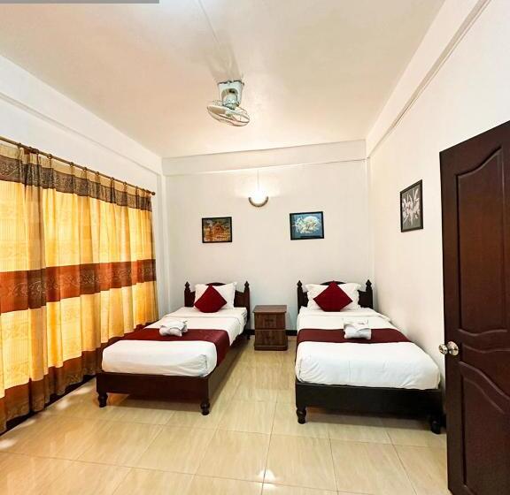 בית מלון כפרי Vang Vieng Central