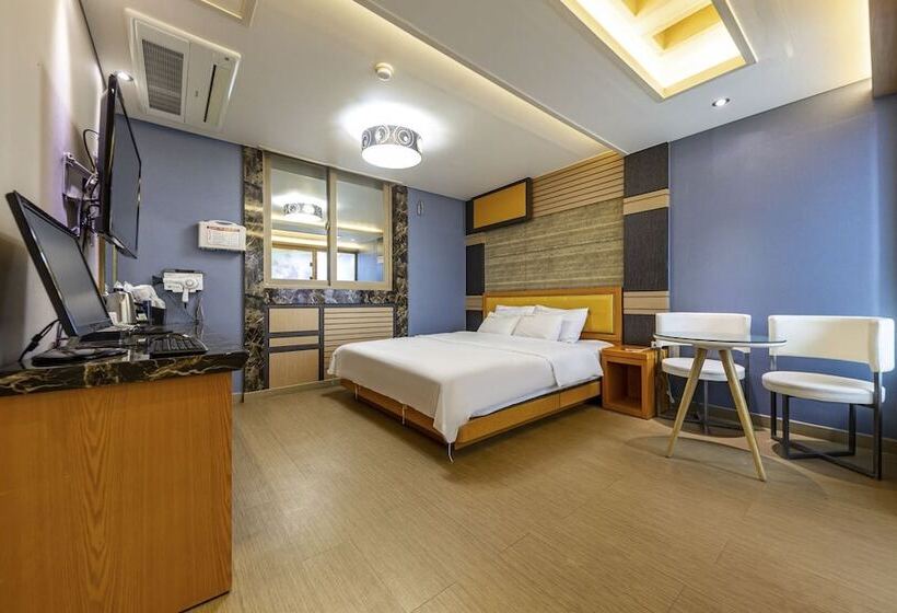 Motel Jinju Hotel Beach