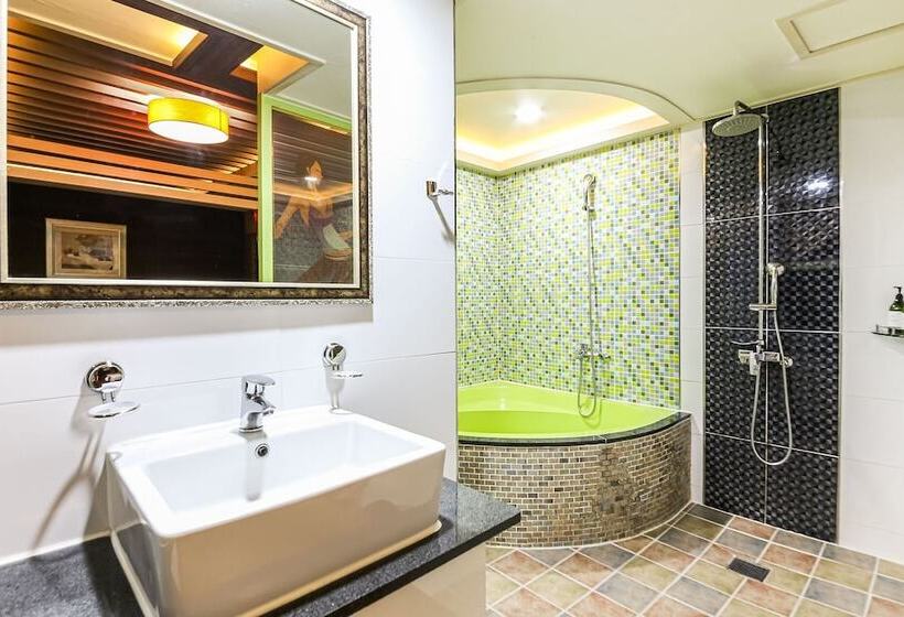 Motel Jinju Hotel Beach