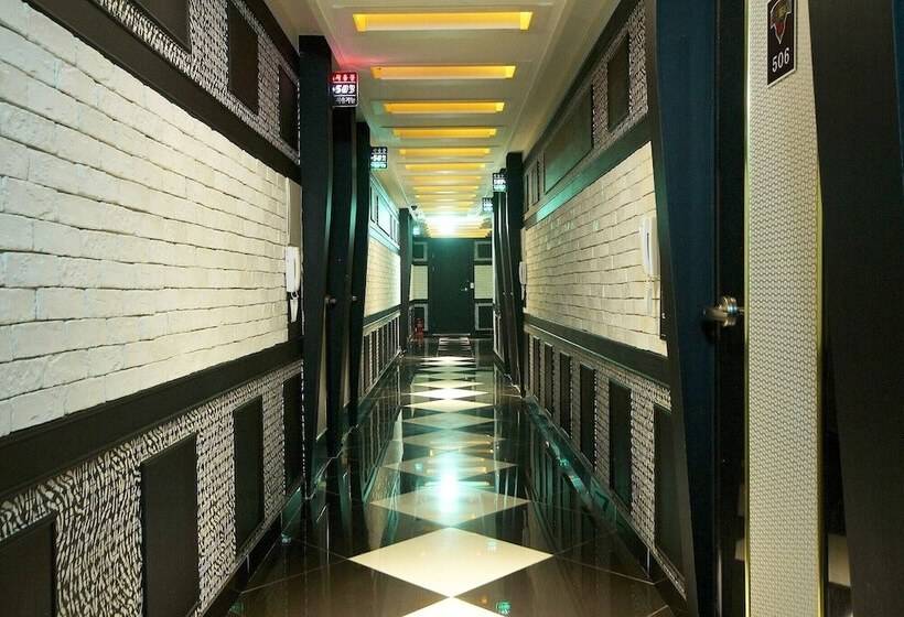 Motel Jinju Hotel Beach