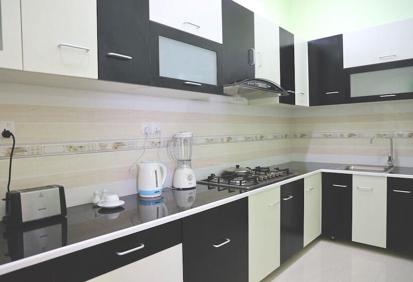 پانسیون Clove Beach