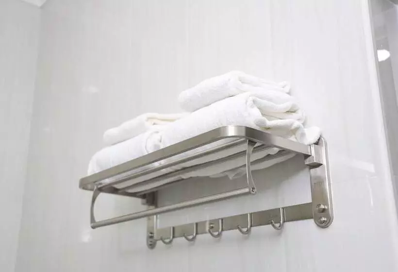 پانسیون Clove Beach