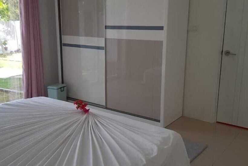 پانسیون Clove Beach