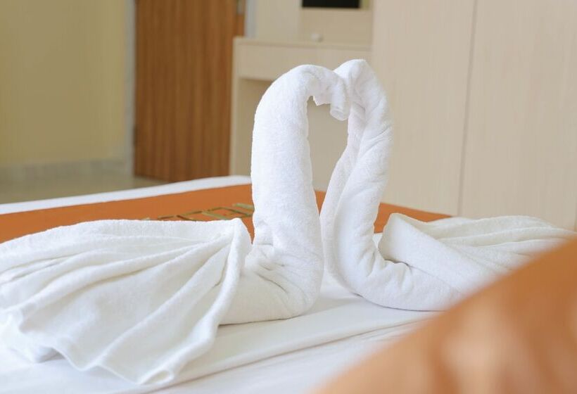 پانسیون Clove Beach