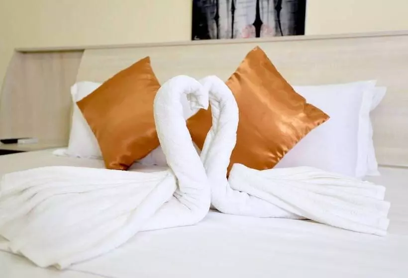 پانسیون Clove Beach