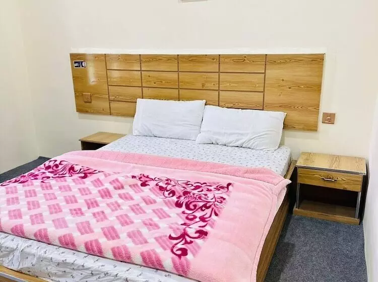 پانسیون Hunza Cherry Guest House