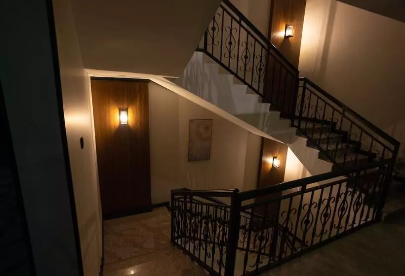 Skyline Hotel & Suites