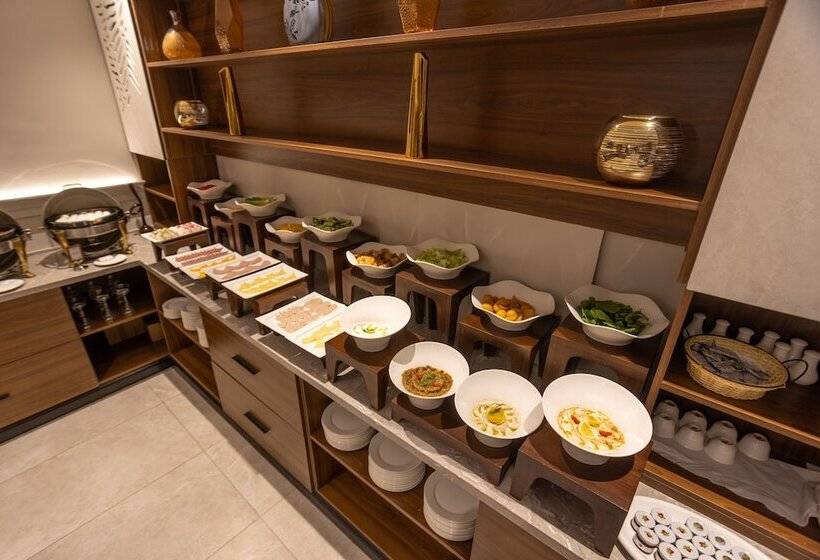 Skyline Hotel & Suites