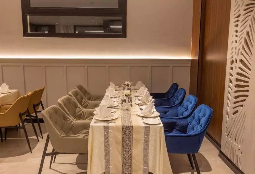 Skyline Hotel & Suites