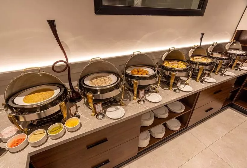 Skyline Hotel & Suites