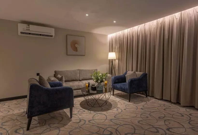 Skyline Hotel & Suites