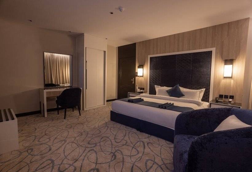 Skyline Hotel & Suites