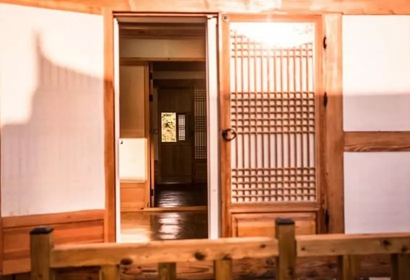 Suncheon Dalbeot Hanok Pension