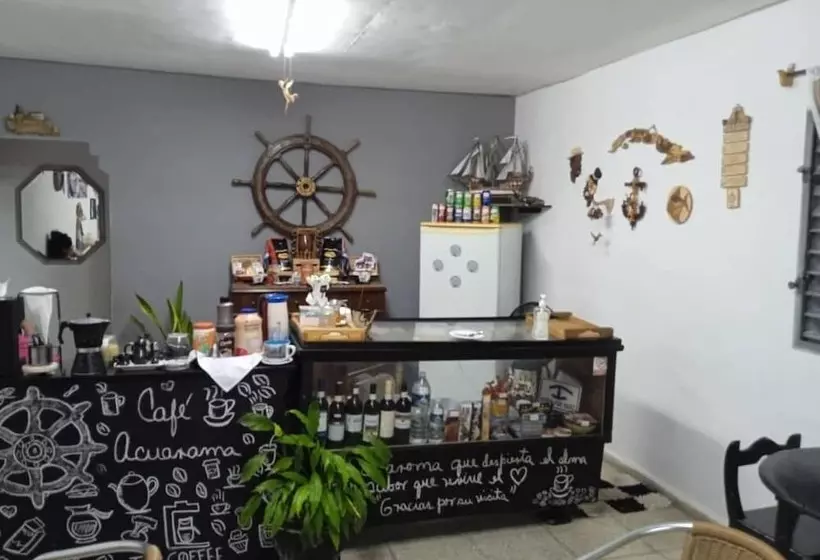Hostal Acuarama