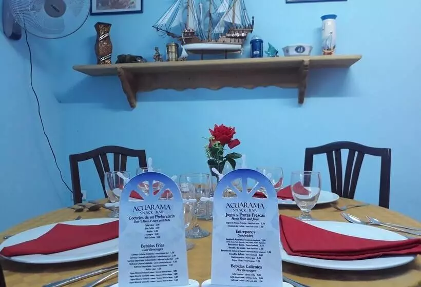 Hostal Acuarama