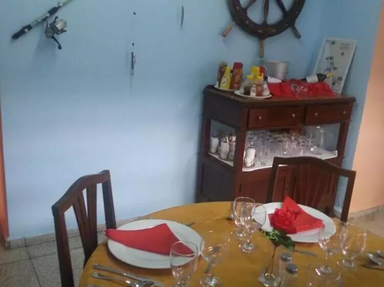 Hostal Acuarama