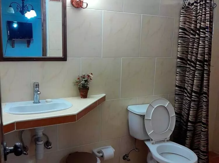 Hostal Acuarama