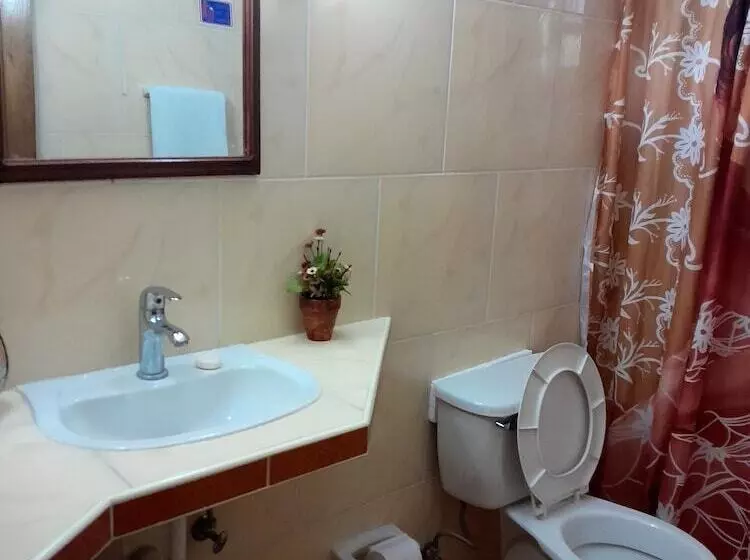 Hostal Acuarama