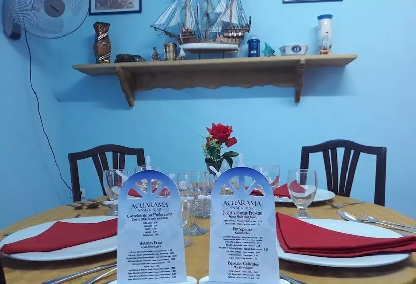 Hostal Acuarama