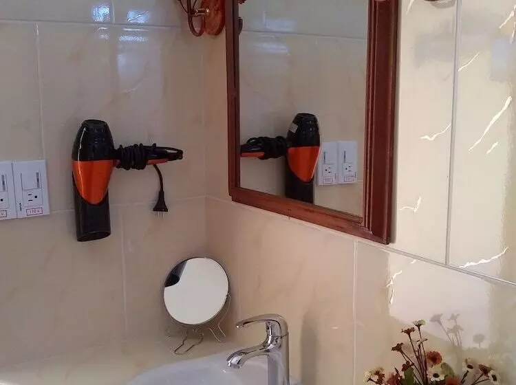 Hostal Acuarama