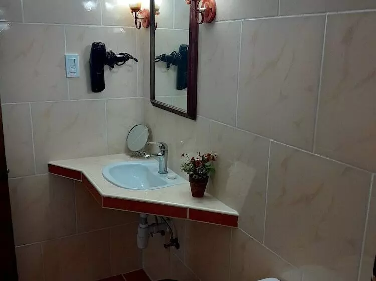 Hostal Acuarama