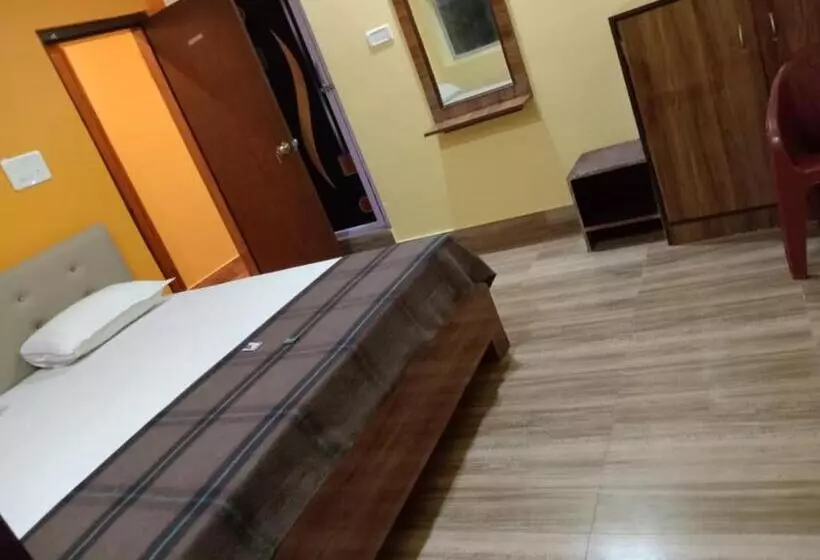 ホテル Goroomgo Sahoo Palace Puri   Prime Location Near Sea Beach   Excellent Service With Parking Faciliti