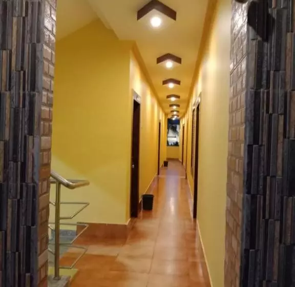 ホテル Goroomgo Sahoo Palace Puri   Prime Location Near Sea Beach   Excellent Service With Parking Faciliti