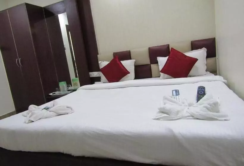 Hotelli Gouri Palace ! Puri হোটেল গৌরী প্রাসাদ পুরী Near Sea Beach And Temple With Wifi Restaurant And Parki