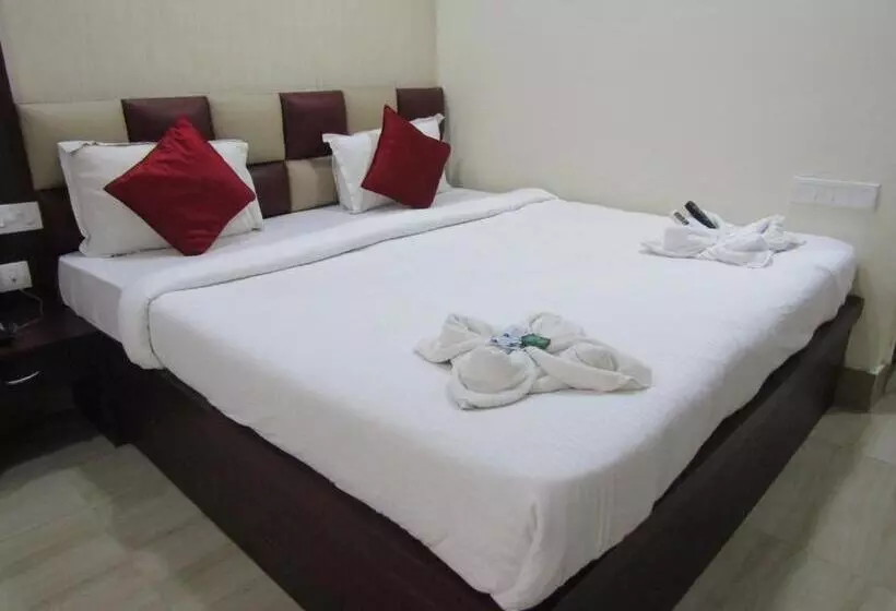 Hotelli Gouri Palace ! Puri হোটেল গৌরী প্রাসাদ পুরী Near Sea Beach And Temple With Wifi Restaurant And Parki