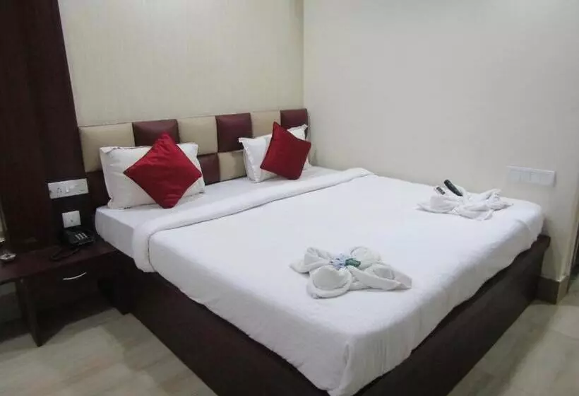 Hotelli Gouri Palace ! Puri হোটেল গৌরী প্রাসাদ পুরী Near Sea Beach And Temple With Wifi Restaurant And Parki