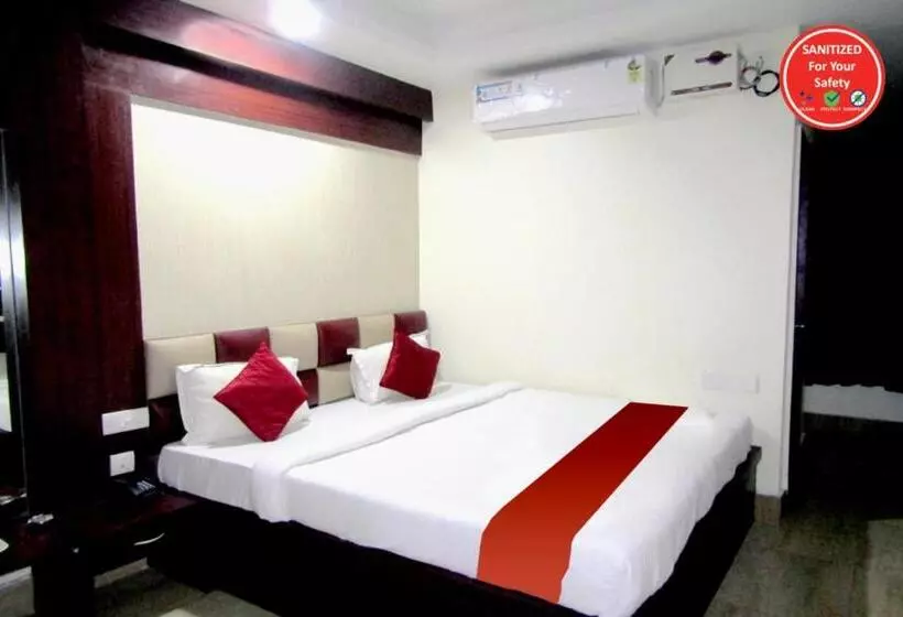 Hotelli Gouri Palace ! Puri হোটেল গৌরী প্রাসাদ পুরী Near Sea Beach And Temple With Wifi Restaurant And Parki