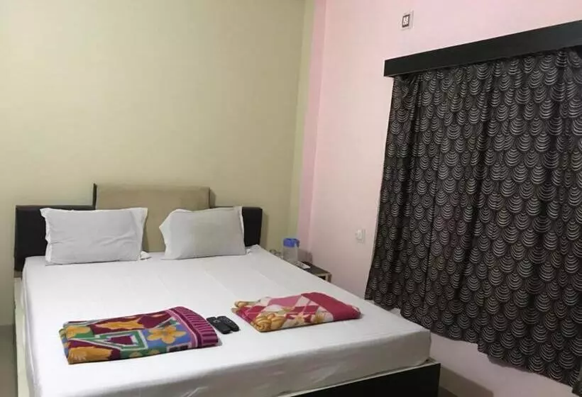Hotelli Gouri Palace ! Puri হোটেল গৌরী প্রাসাদ পুরী Near Sea Beach And Temple With Wifi Restaurant And Parki