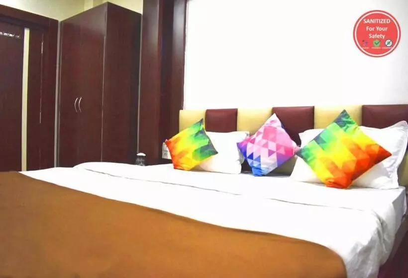Hotelli Gouri Palace ! Puri হোটেল গৌরী প্রাসাদ পুরী Near Sea Beach And Temple With Wifi Restaurant And Parki