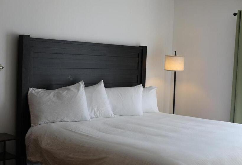 Пансион Bridge Inn Tomahawk   Suite 201, Kitchen, Hot Tub, Fireplace, Balcony, River View