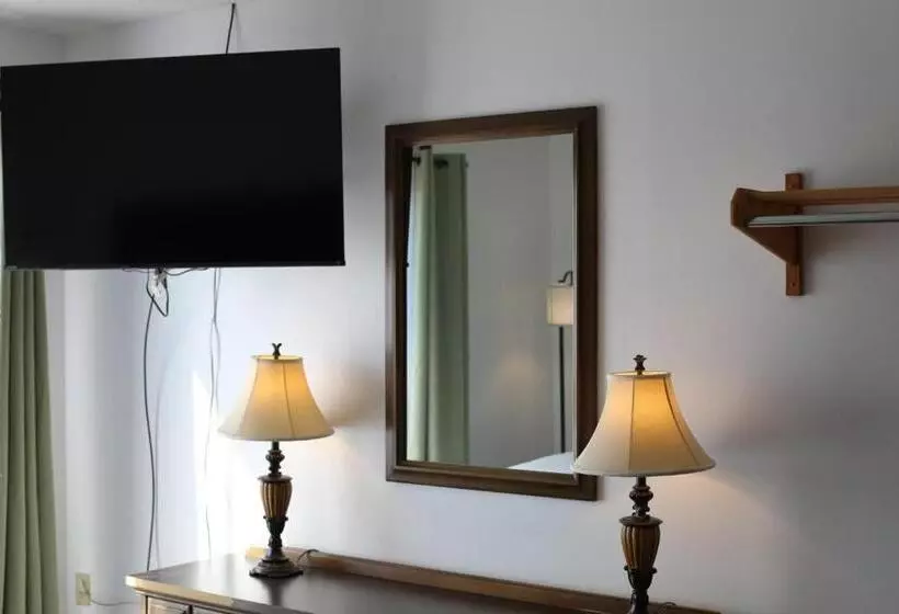 ペンション Bridge Inn Tomahawk   Suite 201, Kitchen, Hot Tub, Fireplace, Balcony, River View