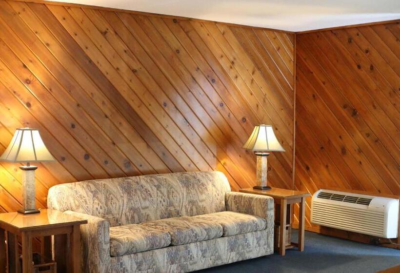 Пансион Bridge Inn Tomahawk   Suite 201, Kitchen, Hot Tub, Fireplace, Balcony, River View