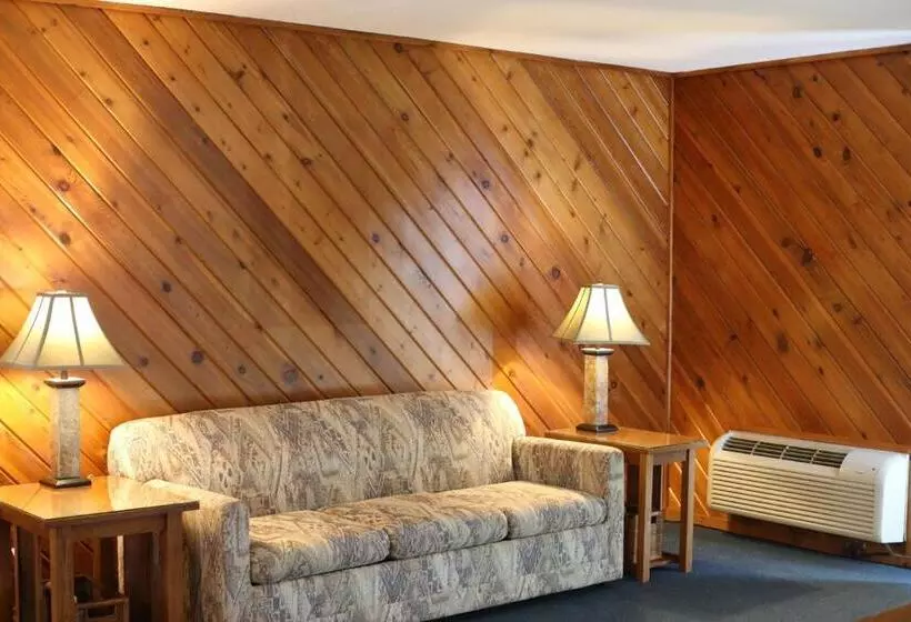 ペンション Bridge Inn Tomahawk   Suite 201, Kitchen, Hot Tub, Fireplace, Balcony, River View