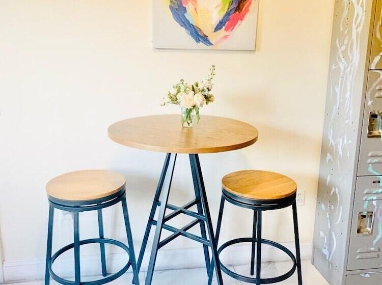 הוסטל Flixbed The Latinx   Mia Airport