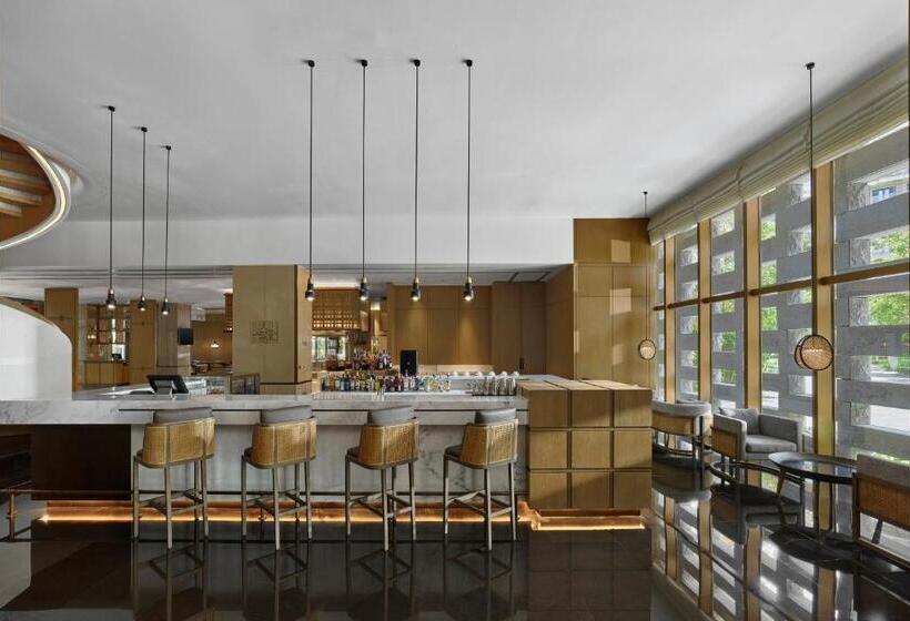 Отель Angsana Zhuhai Hengqing