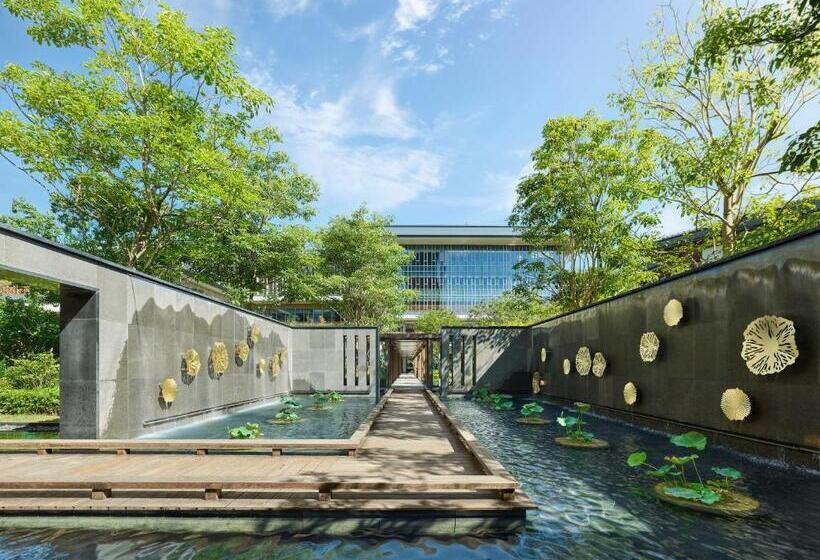 Отель Angsana Zhuhai Hengqing