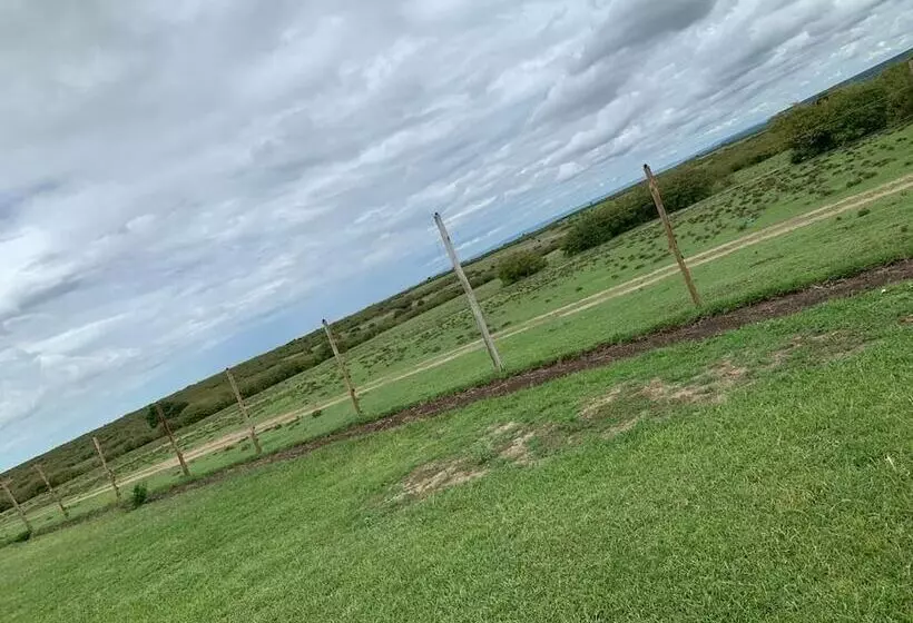 هتل Emunyan Mara Camp