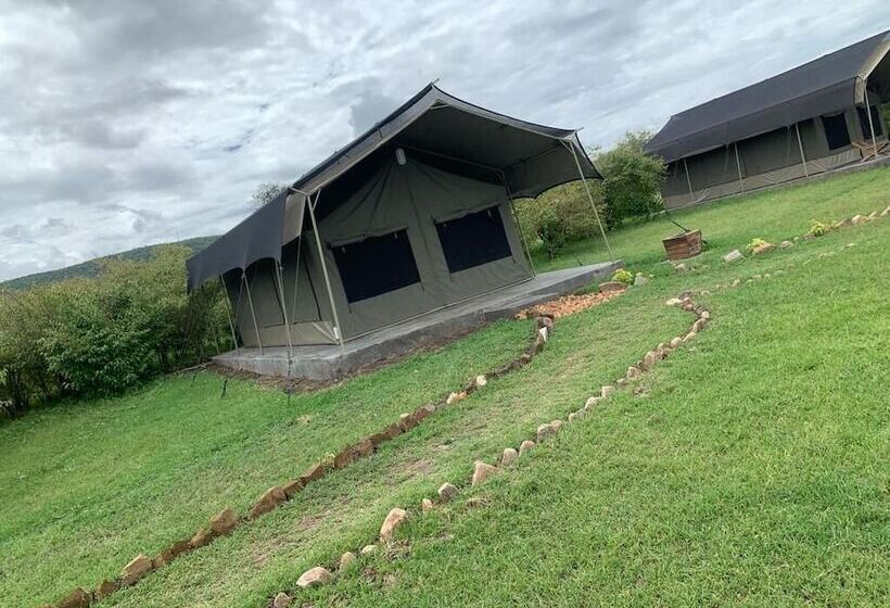 هتل Emunyan Mara Camp