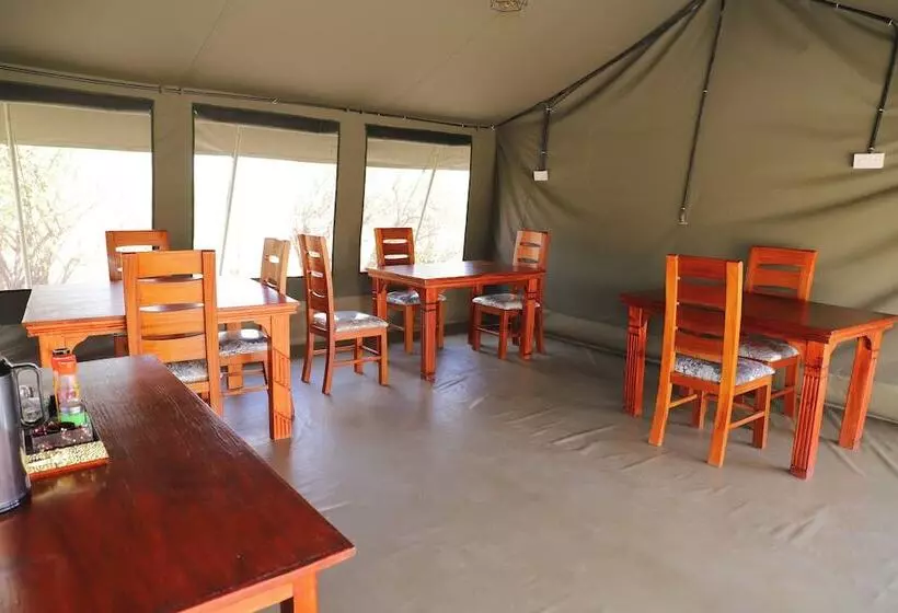 هتل Emunyan Mara Camp