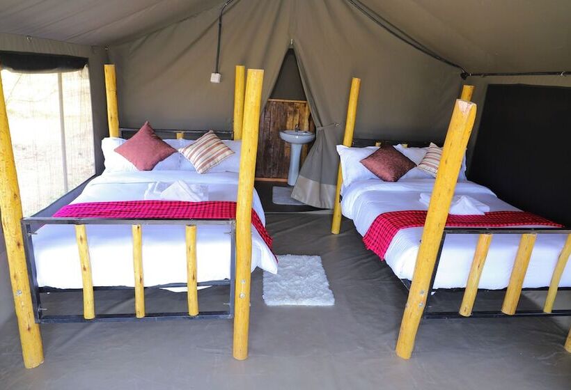 هتل Emunyan Mara Camp