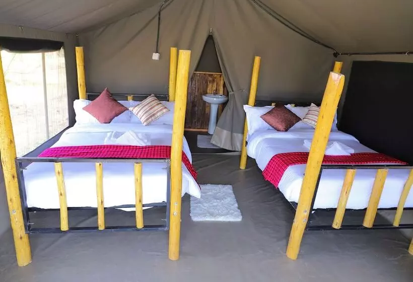 هتل Emunyan Mara Camp