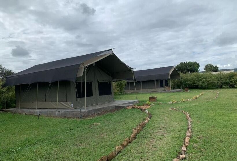 هتل Emunyan Mara Camp