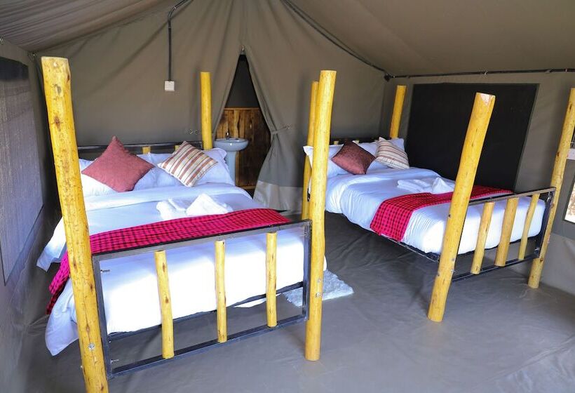 هتل Emunyan Mara Camp