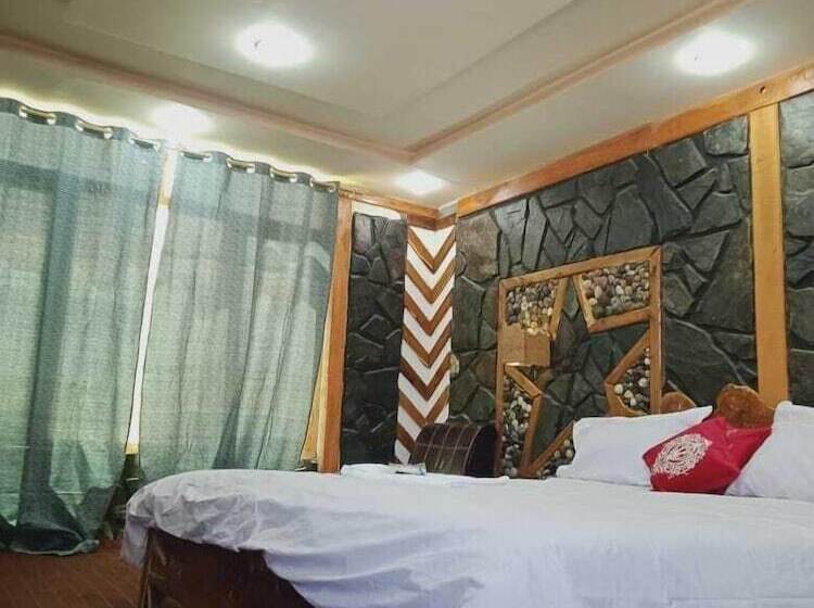 هتل Fairy Land Resort Gamba Skardu